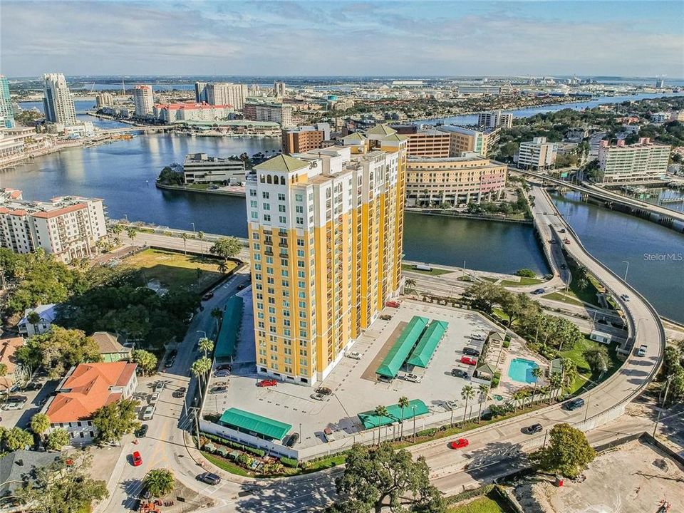 For Rent: $3,500 (2 beds, 2 baths, 1170 Square Feet)