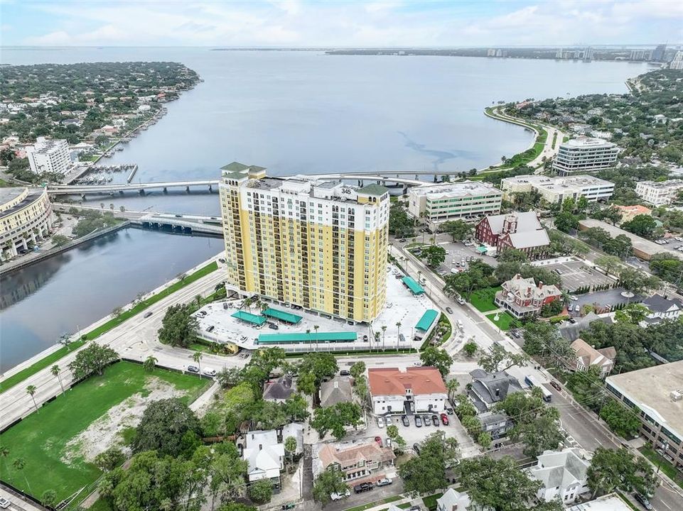 For Rent: $3,500 (2 beds, 2 baths, 1170 Square Feet)