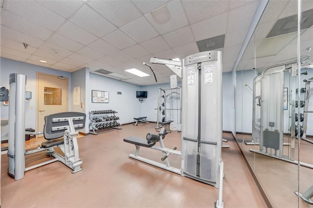 For Rent: $3,500 (2 beds, 2 baths, 1170 Square Feet)