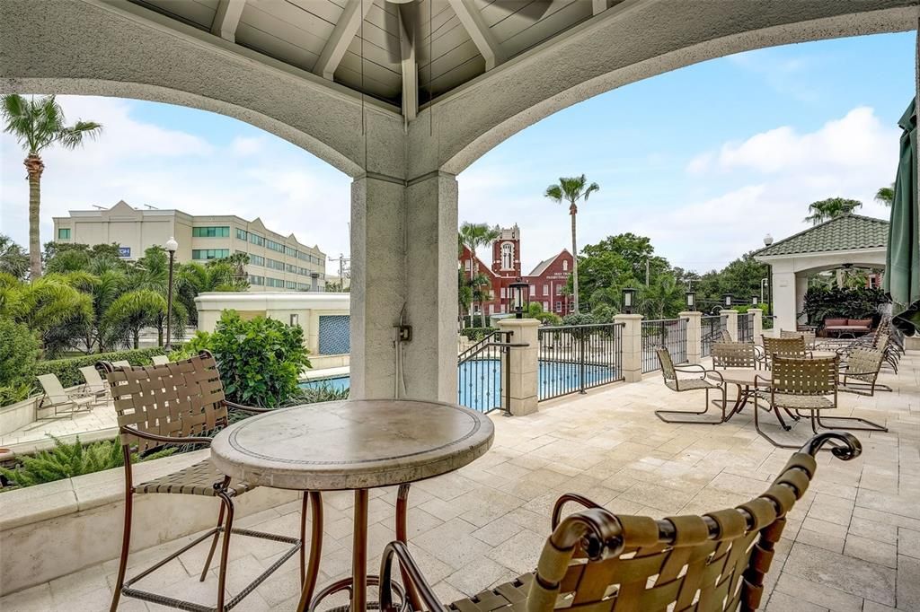 For Rent: $3,500 (2 beds, 2 baths, 1170 Square Feet)