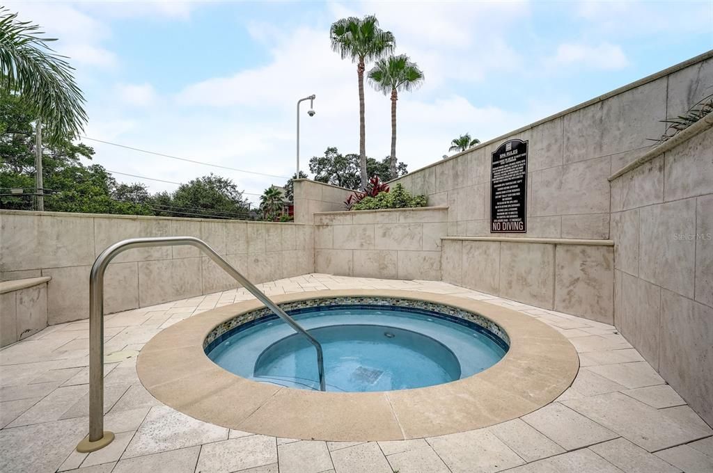 For Rent: $3,500 (2 beds, 2 baths, 1170 Square Feet)