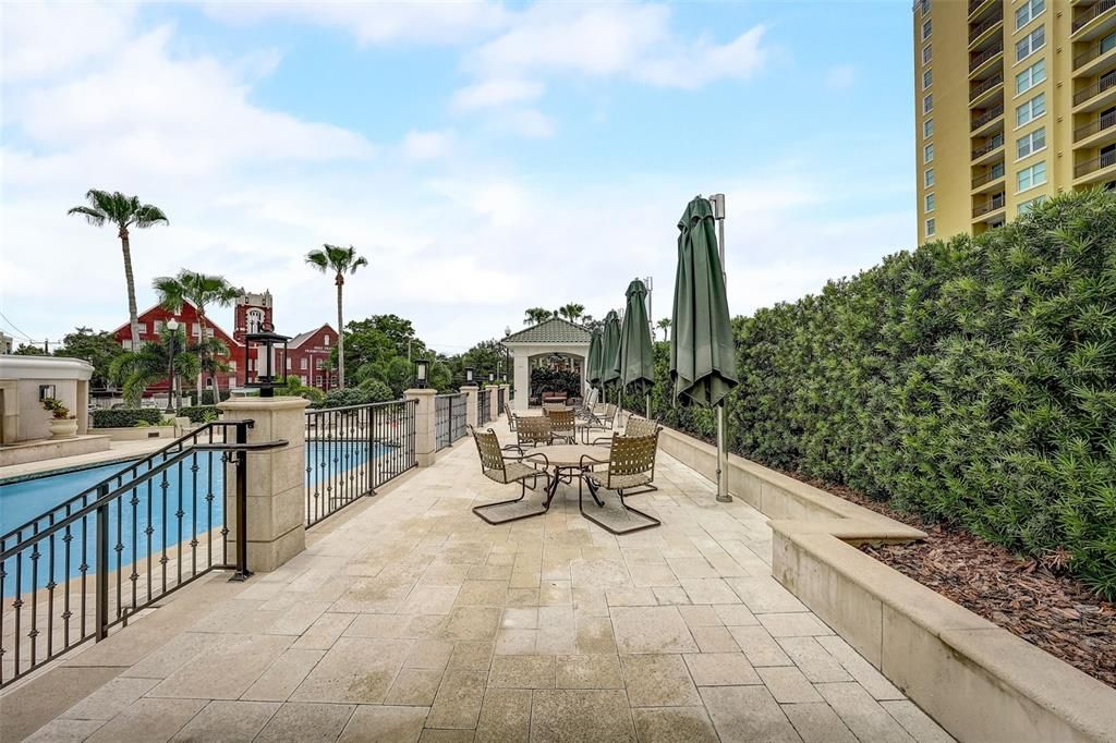 For Rent: $3,500 (2 beds, 2 baths, 1170 Square Feet)