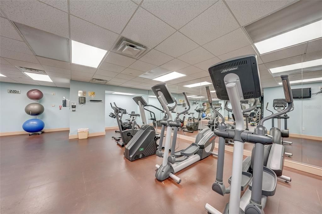 For Rent: $3,500 (2 beds, 2 baths, 1170 Square Feet)