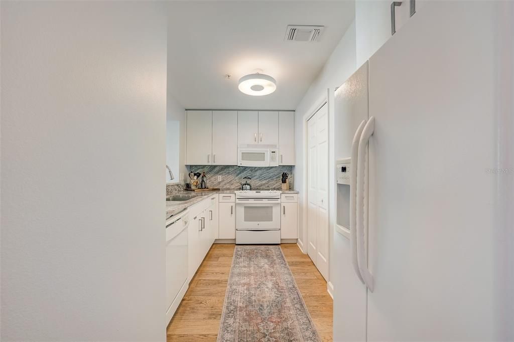 For Rent: $3,500 (2 beds, 2 baths, 1170 Square Feet)