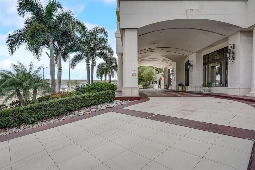 For Rent: $3,500 (2 beds, 2 baths, 1170 Square Feet)