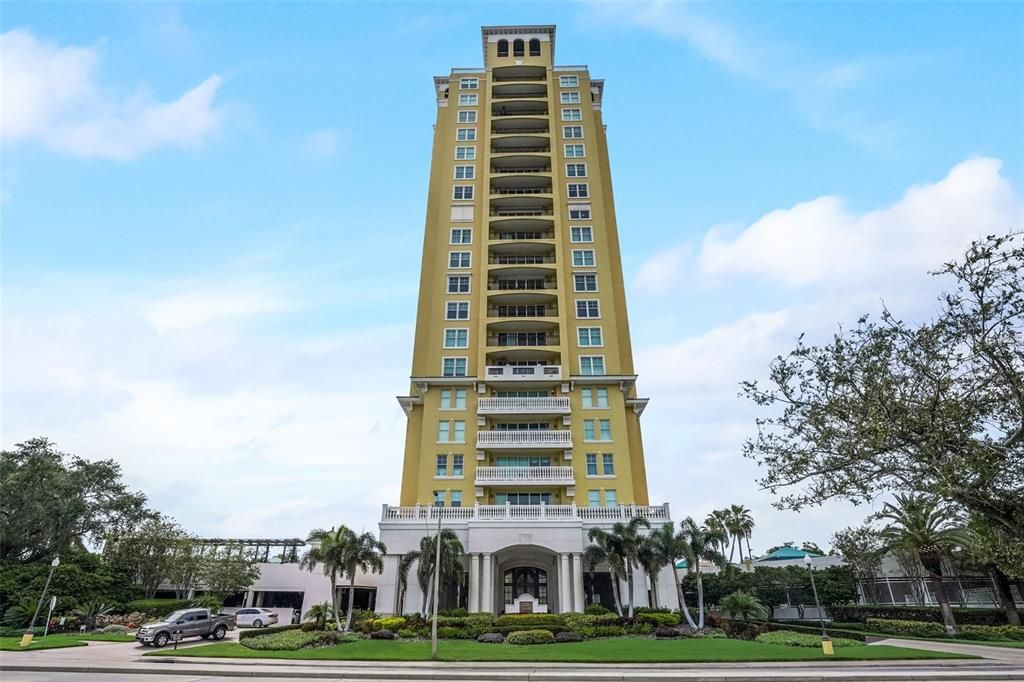 For Rent: $3,500 (2 beds, 2 baths, 1170 Square Feet)