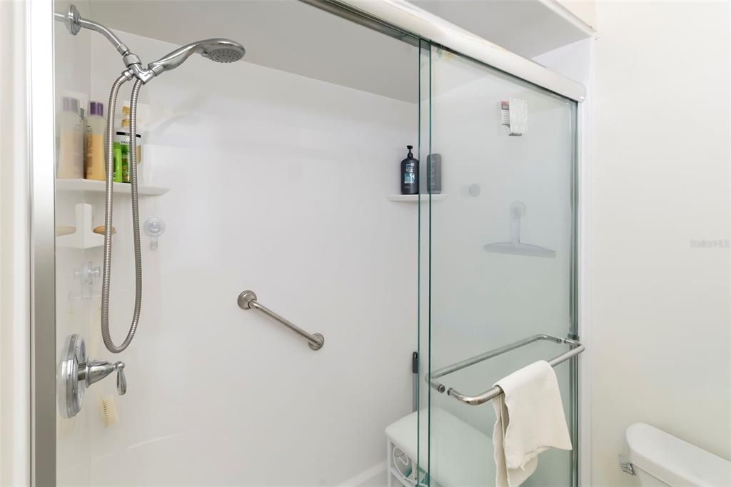 For Sale: $200,000 (2 beds, 2 baths, 1258 Square Feet)