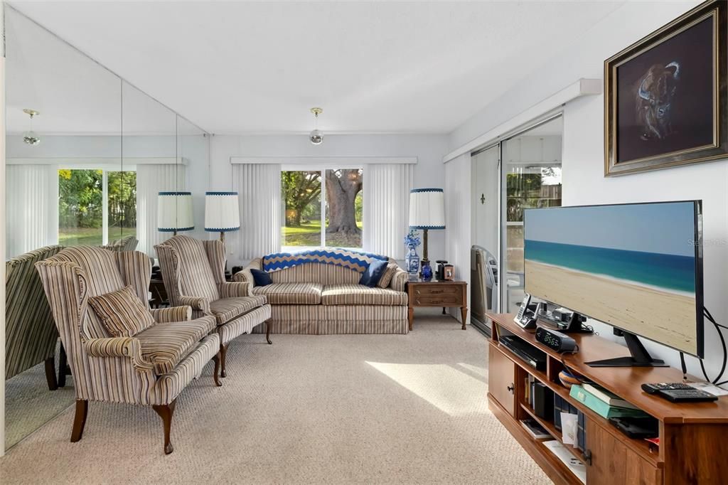 For Sale: $200,000 (2 beds, 2 baths, 1258 Square Feet)