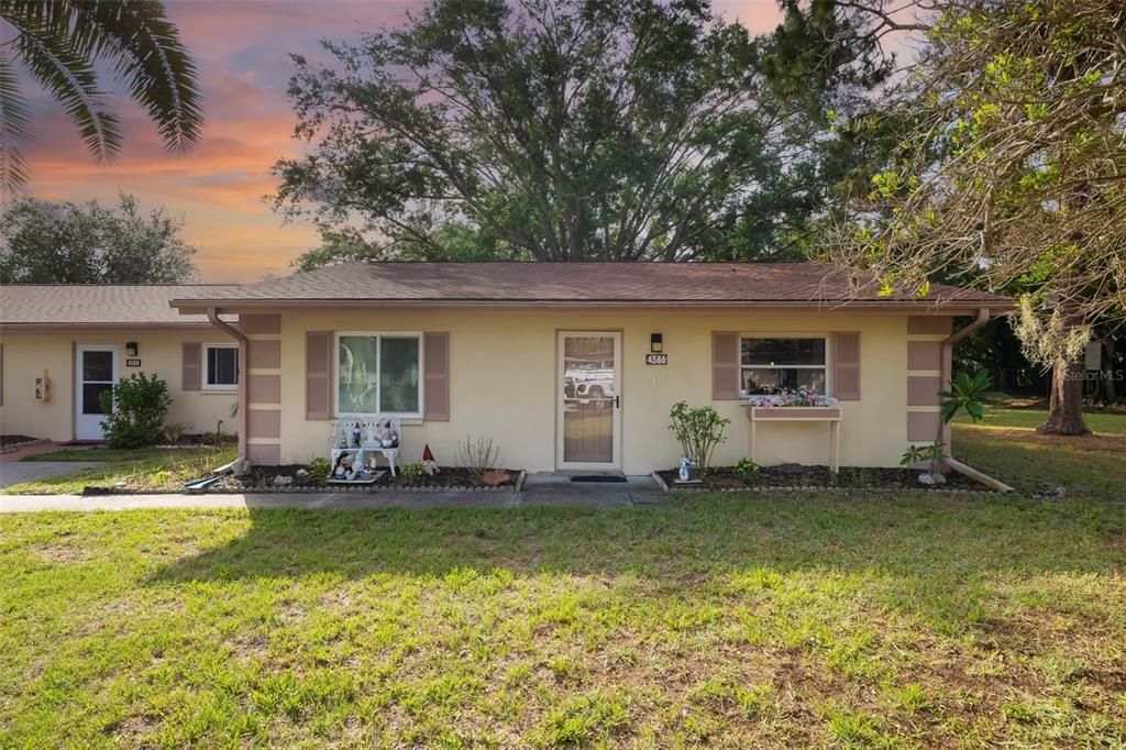 For Sale: $200,000 (2 beds, 2 baths, 1258 Square Feet)