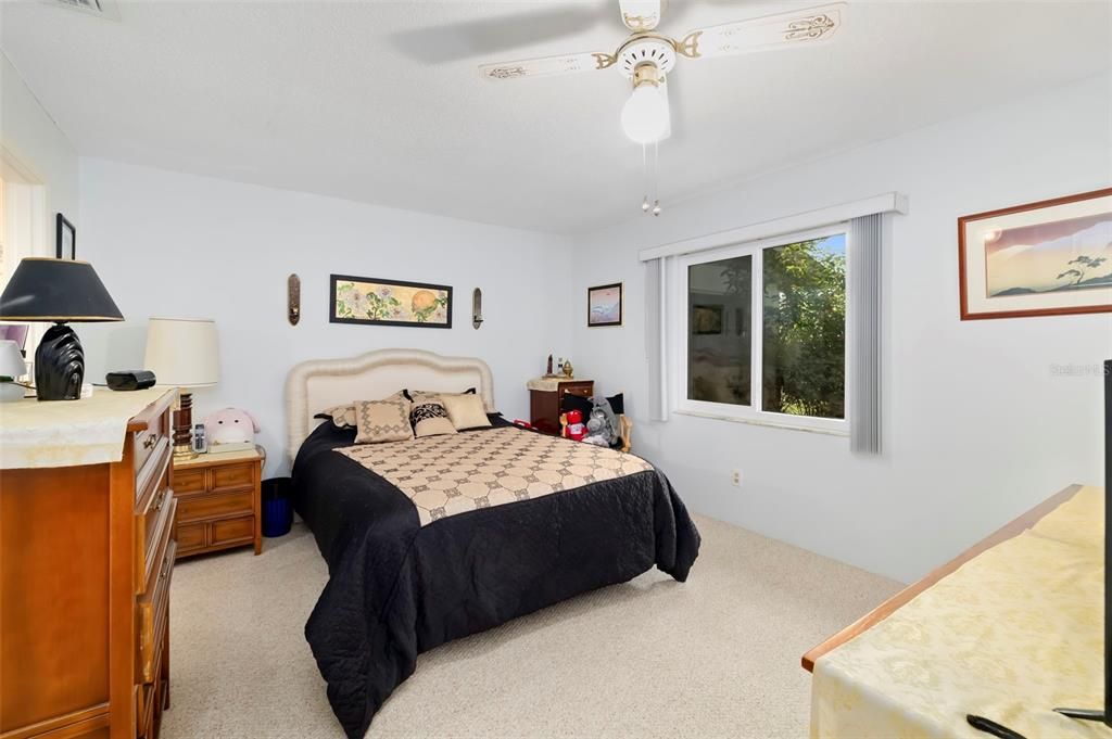 For Sale: $200,000 (2 beds, 2 baths, 1258 Square Feet)
