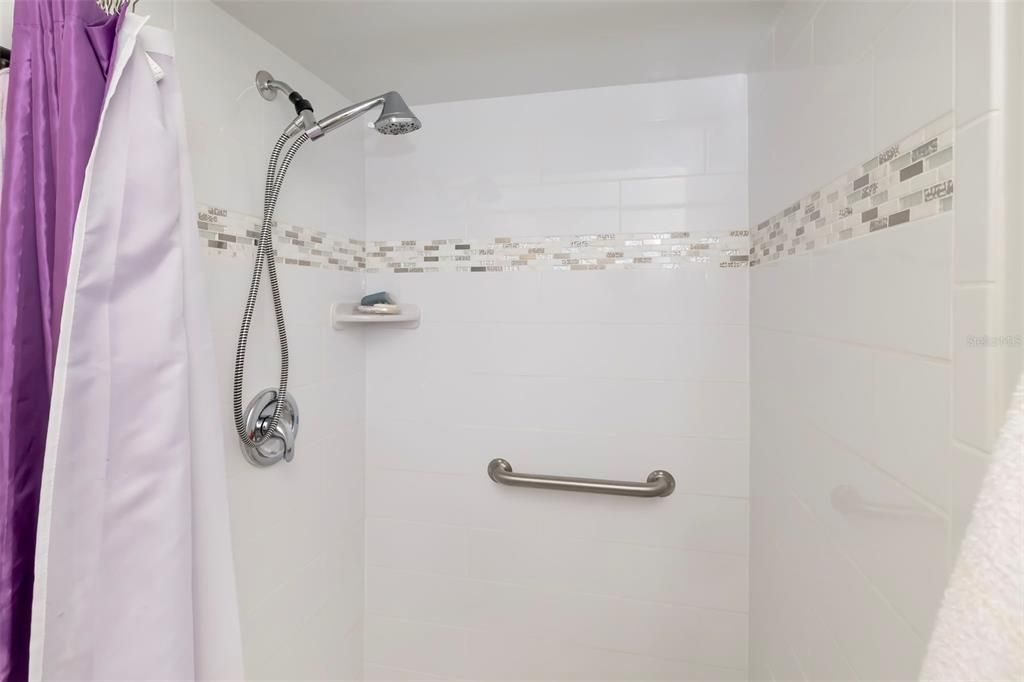 For Sale: $200,000 (2 beds, 2 baths, 1258 Square Feet)