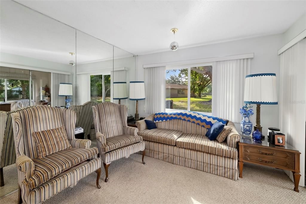 For Sale: $200,000 (2 beds, 2 baths, 1258 Square Feet)