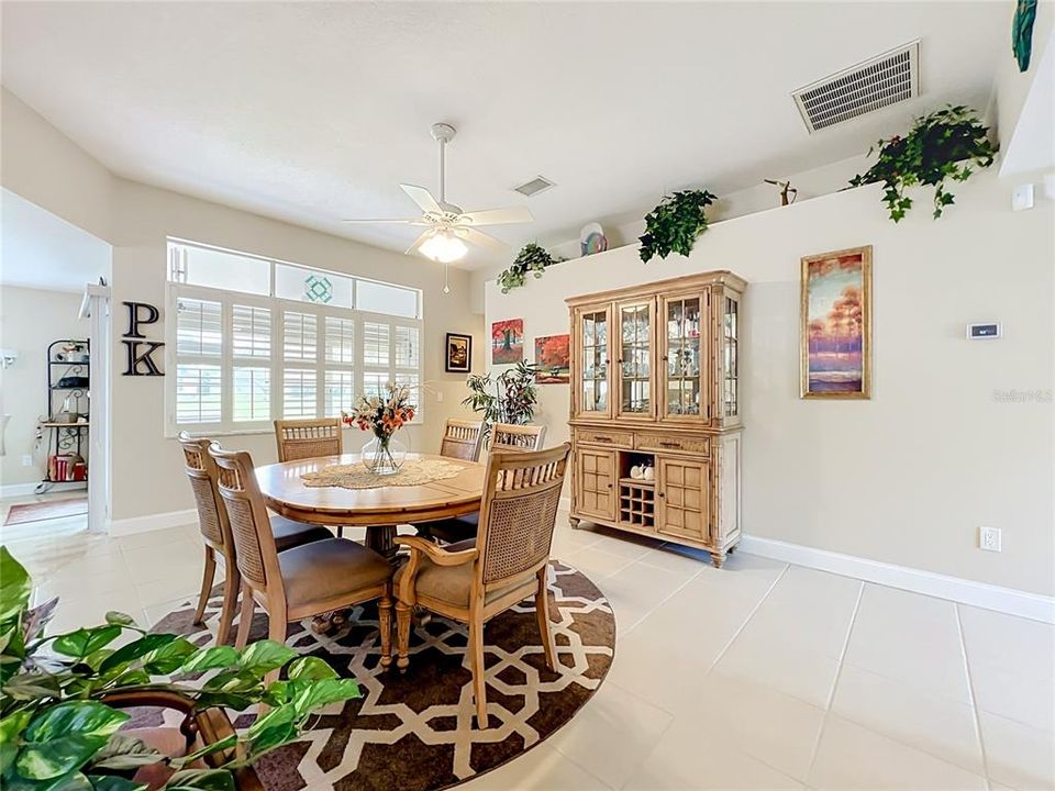 For Sale: $412,000 (3 beds, 2 baths, 1563 Square Feet)