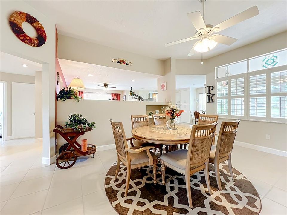 For Sale: $412,000 (3 beds, 2 baths, 1563 Square Feet)