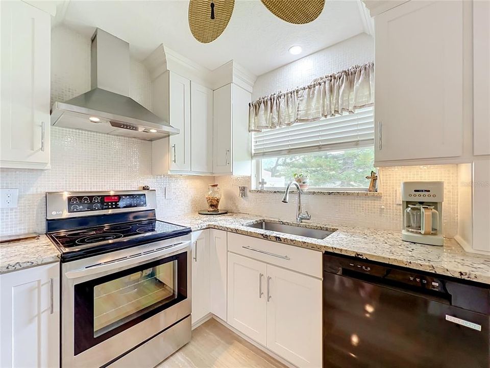 For Sale: $412,000 (3 beds, 2 baths, 1563 Square Feet)