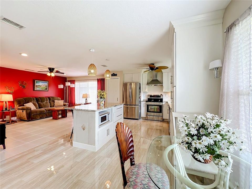 For Sale: $412,000 (3 beds, 2 baths, 1563 Square Feet)
