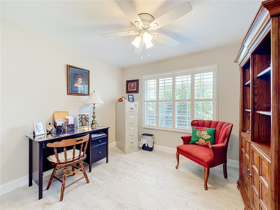 For Sale: $412,000 (3 beds, 2 baths, 1563 Square Feet)