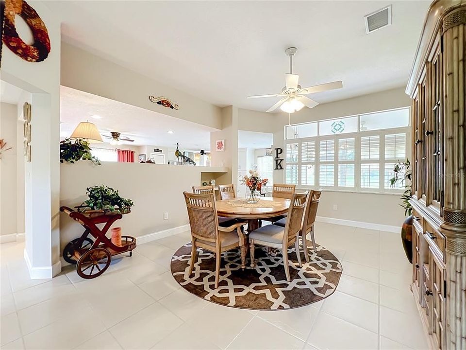 For Sale: $412,000 (3 beds, 2 baths, 1563 Square Feet)