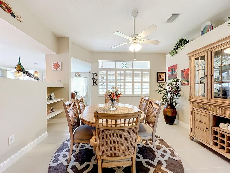 For Sale: $412,000 (3 beds, 2 baths, 1563 Square Feet)