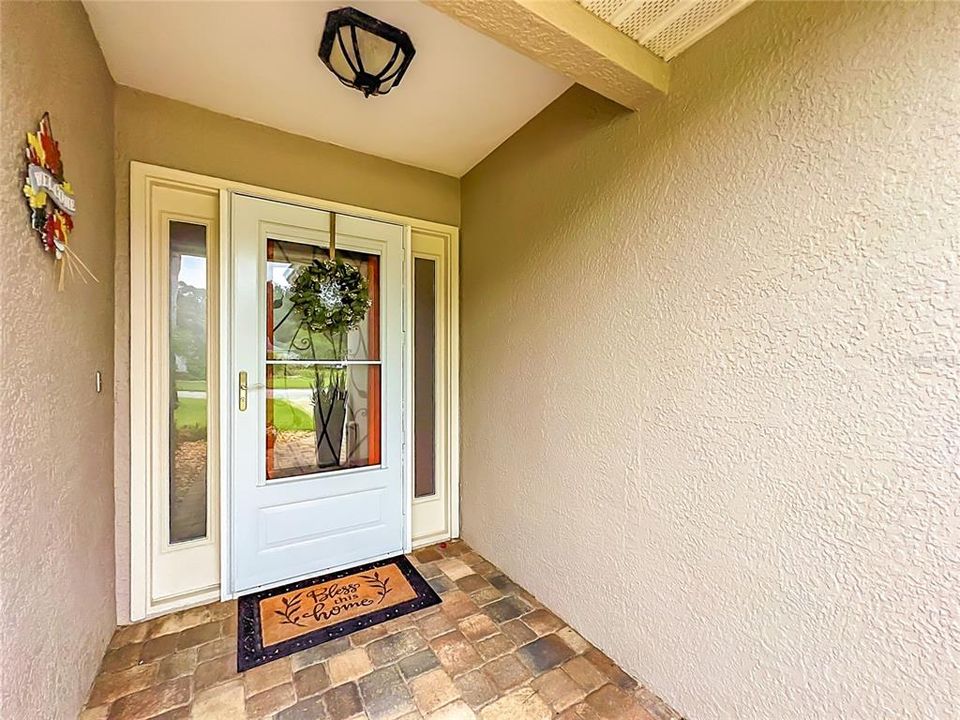 For Sale: $412,000 (3 beds, 2 baths, 1563 Square Feet)