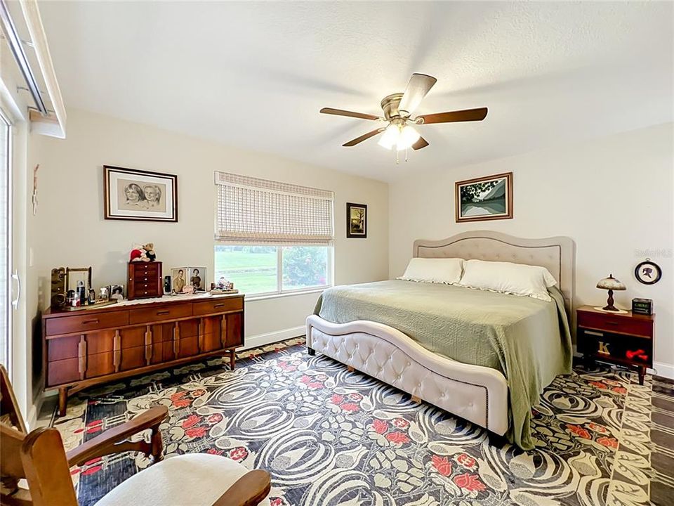For Sale: $412,000 (3 beds, 2 baths, 1563 Square Feet)