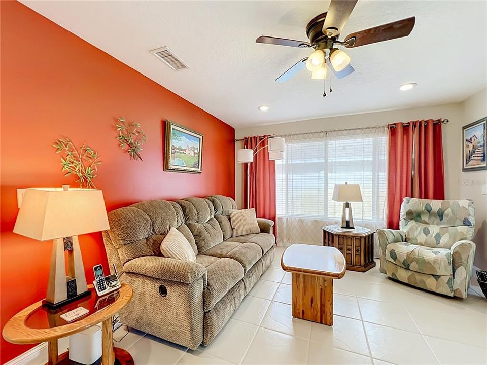 For Sale: $412,000 (3 beds, 2 baths, 1563 Square Feet)