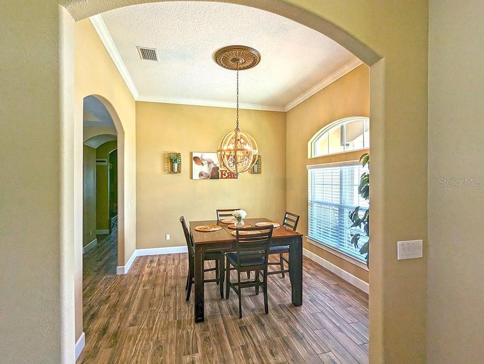 For Sale: $1,300,000 (4 beds, 2 baths, 2924 Square Feet)