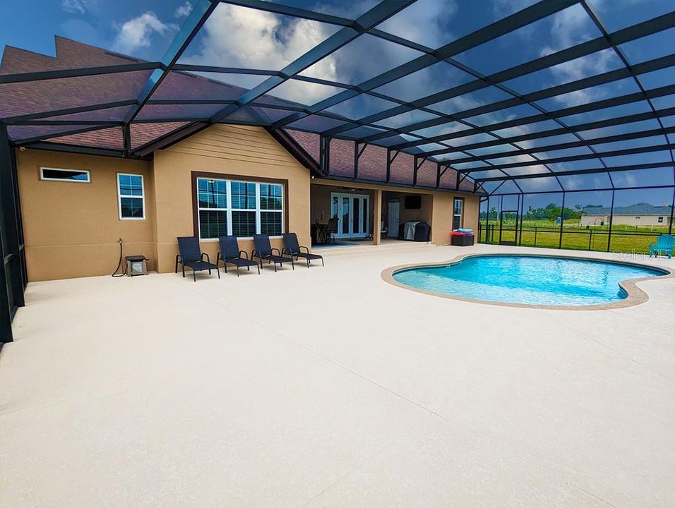 For Sale: $1,300,000 (4 beds, 2 baths, 2924 Square Feet)