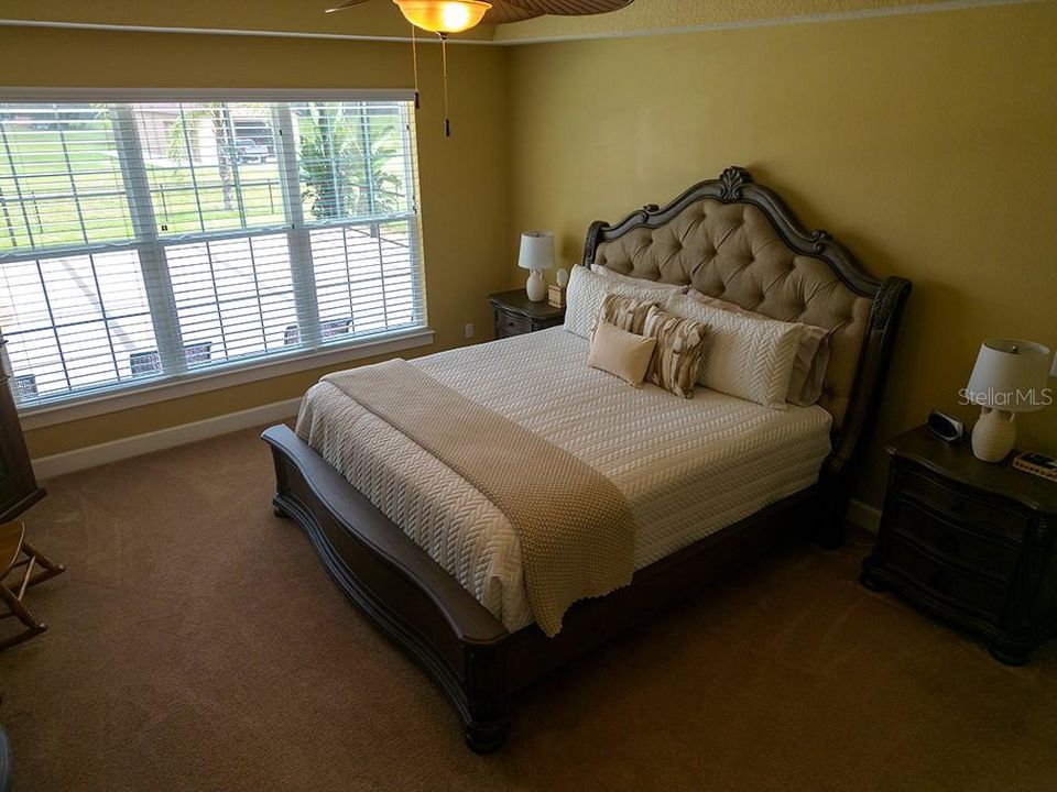 For Sale: $1,300,000 (4 beds, 2 baths, 2924 Square Feet)