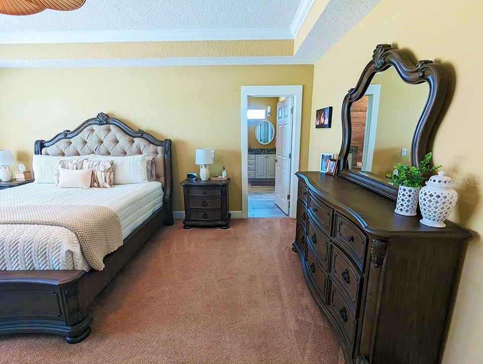 For Sale: $1,300,000 (4 beds, 2 baths, 2924 Square Feet)