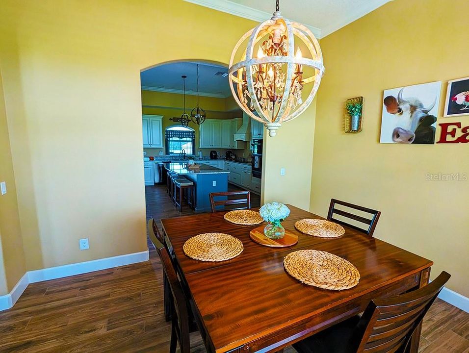 For Sale: $1,300,000 (4 beds, 2 baths, 2924 Square Feet)
