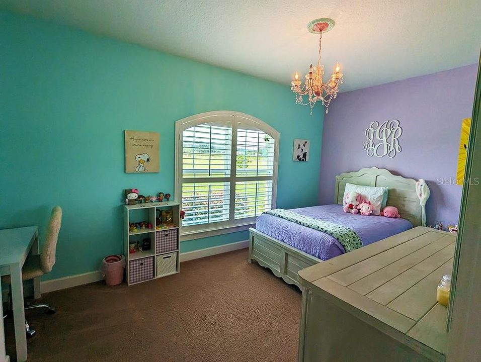 For Sale: $1,300,000 (4 beds, 2 baths, 2924 Square Feet)