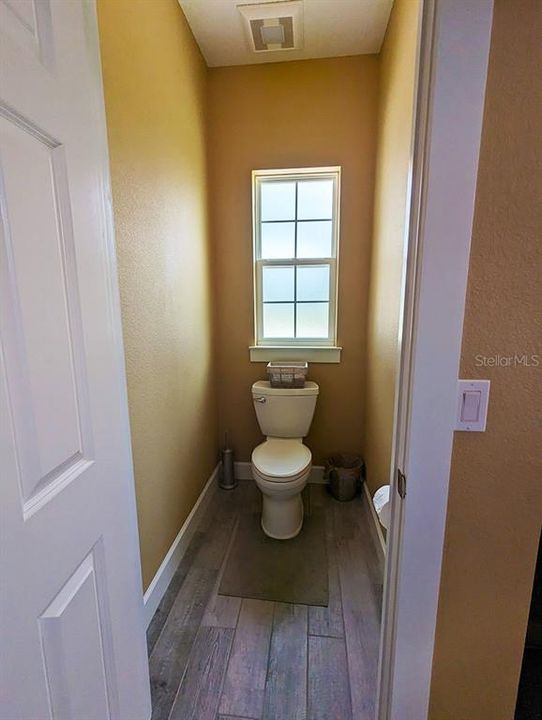 For Sale: $1,300,000 (4 beds, 2 baths, 2924 Square Feet)