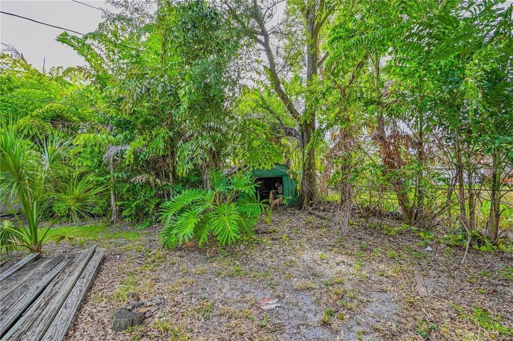 На продажу: $1,295,000 (0.27 acres)