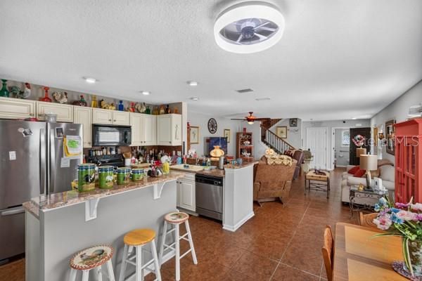 For Sale: $309,000 (3 beds, 2 baths, 1599 Square Feet)