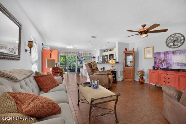 For Sale: $309,000 (3 beds, 2 baths, 1599 Square Feet)