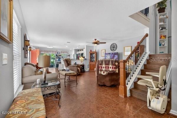 For Sale: $309,000 (3 beds, 2 baths, 1599 Square Feet)