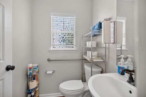 For Sale: $309,000 (3 beds, 2 baths, 1599 Square Feet)