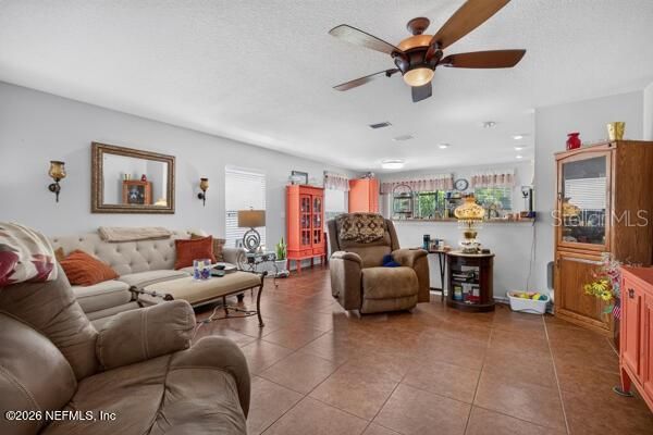 For Sale: $309,000 (3 beds, 2 baths, 1599 Square Feet)