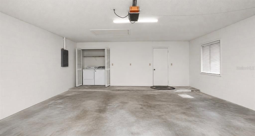 На продажу: $329,900 (2 спален, 2 ванн, 1592 Квадратных фут)
