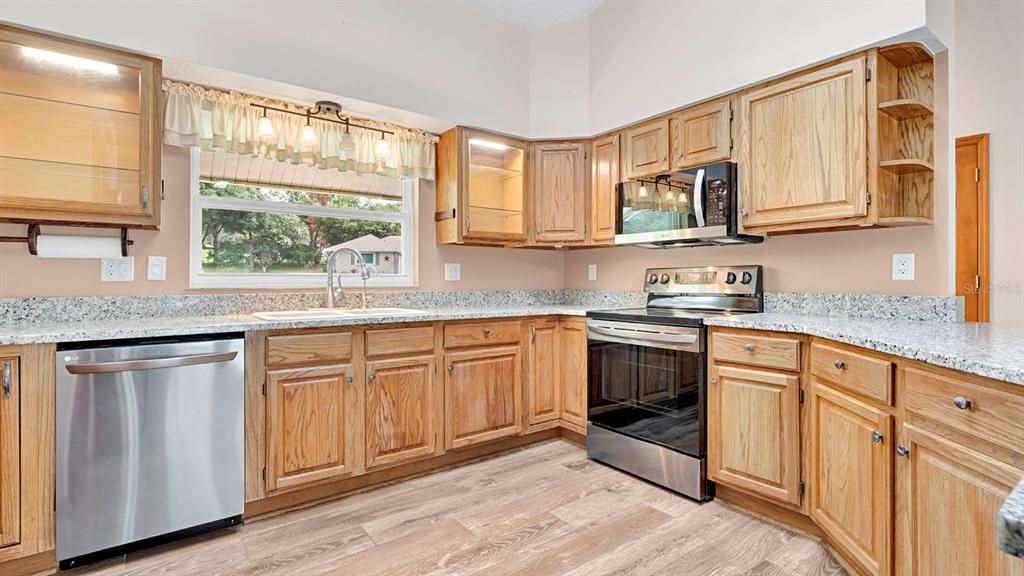 На продажу: $675,000 (3 спален, 2 ванн, 1792 Квадратных фут)