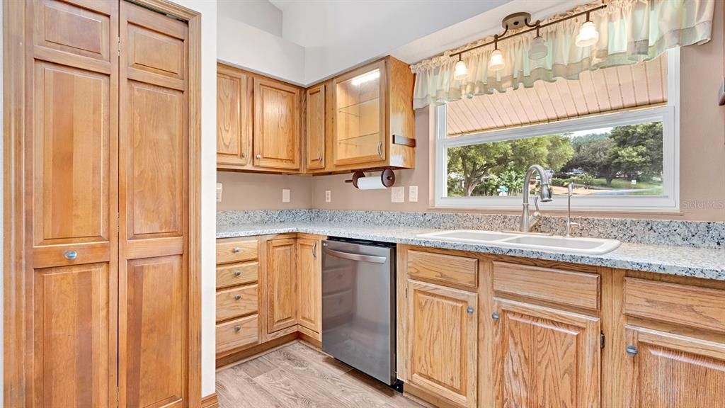 На продажу: $675,000 (3 спален, 2 ванн, 1792 Квадратных фут)