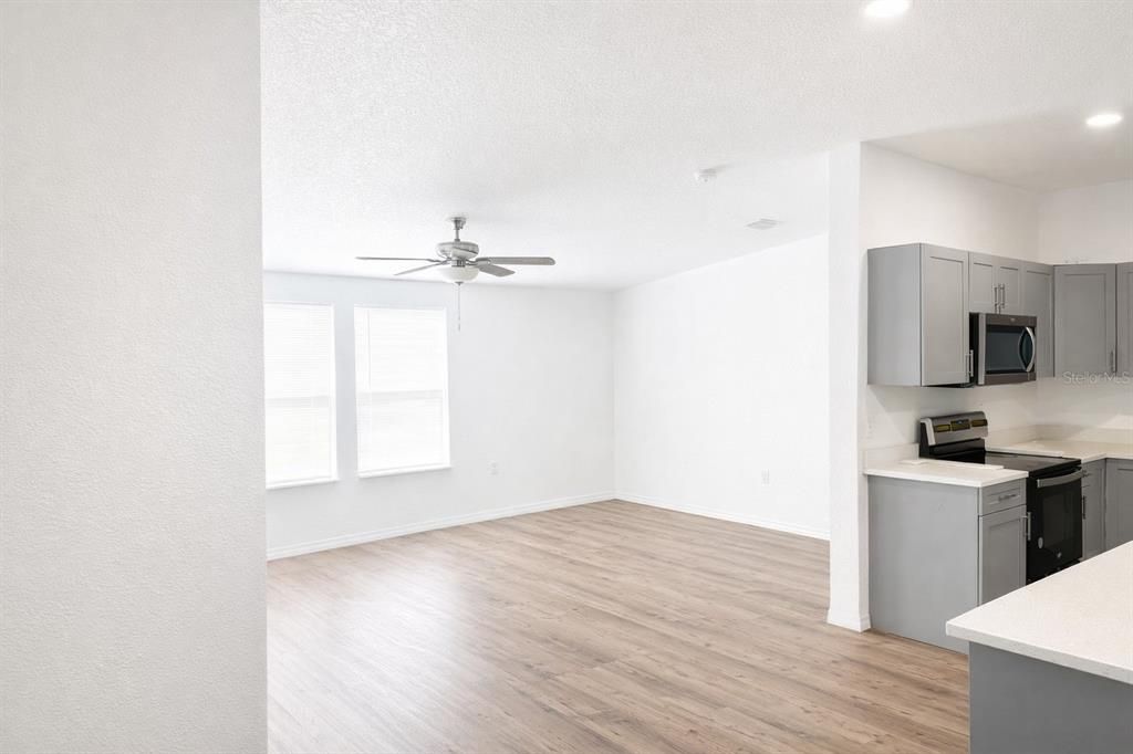 En Renta: $3,200 (4 camas, 3 baños, 2920 Pies cuadrados)