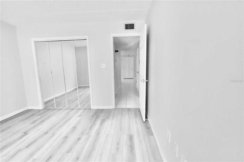 На продажу: $167,000 (2 спален, 1 ванн, 950 Квадратных фут)