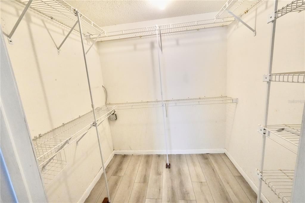 На продажу: $167,000 (2 спален, 1 ванн, 950 Квадратных фут)