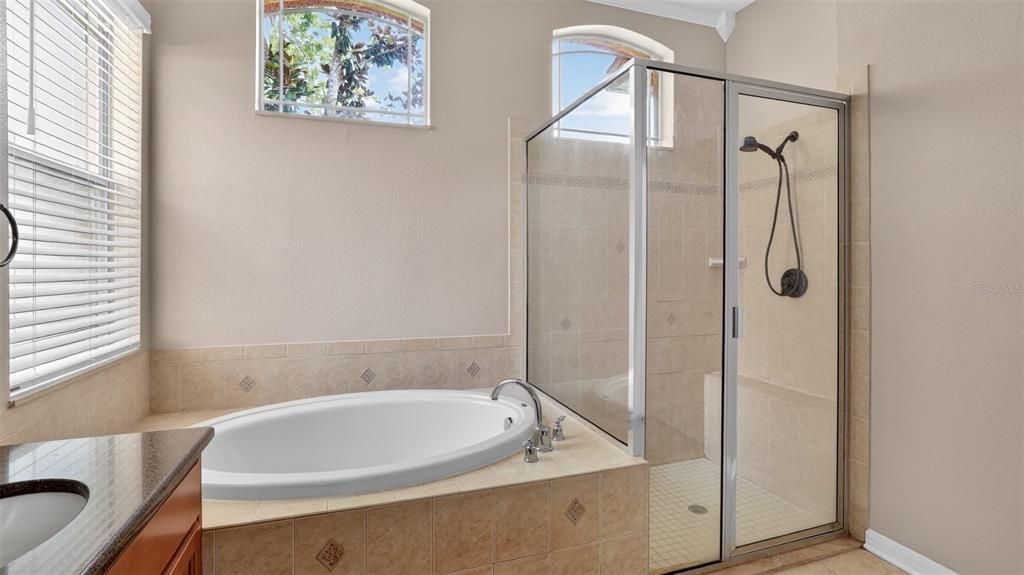 En Venta: $450,000 (5 camas, 4 baños, 3564 Pies cuadrados)