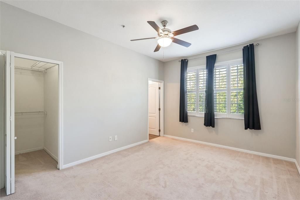 For Sale: $299,500 (2 beds, 2 baths, 1293 Square Feet)