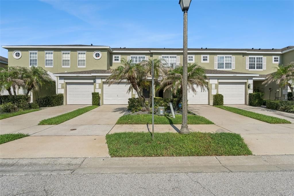 For Sale: $299,500 (2 beds, 2 baths, 1293 Square Feet)