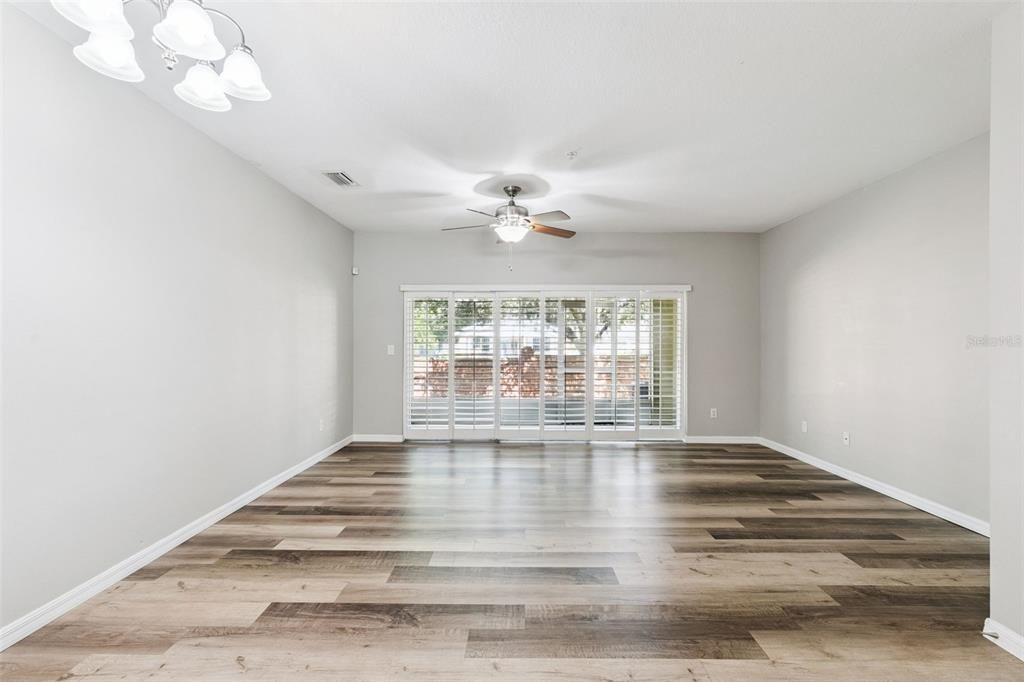 For Sale: $299,500 (2 beds, 2 baths, 1293 Square Feet)