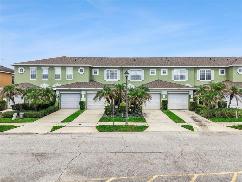 For Sale: $299,500 (2 beds, 2 baths, 1293 Square Feet)